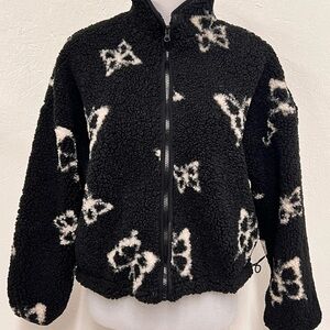 WILD Fable Women’s Fuzzy Sherpa Jacket